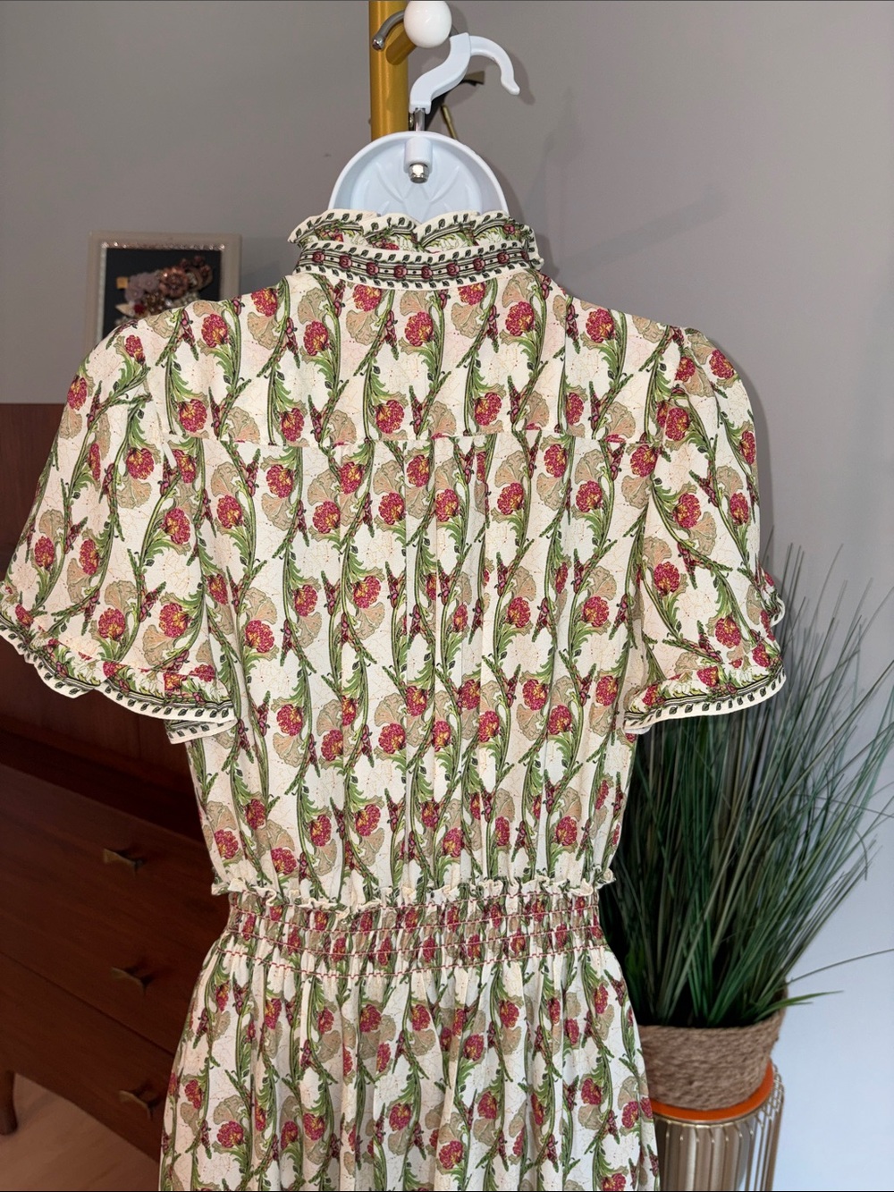 Max Studio Floral Maxi Dress in Cream and Green - Picture 4 of 6